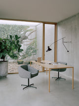 Chaise de réunion Aiko pivotante — Pied noir & Puntino 996 PW