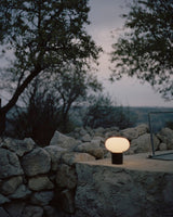 Lampe de table portable Karl-Johan — Cold Black