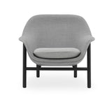 Fauteuil Drape Low en chêne noir — Gris Remix
