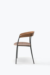 Fauteuil Missing — Walnut w. Black Frame