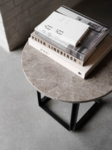 Table d'appoint Florence — Gris du Marais Marble w. Black Frame