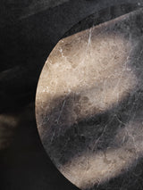 Table basse Florence — Gris du Marais Marble w. Black Frame