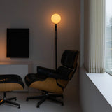 Lampadaire ajustable Poise — Graphite