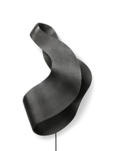 Applique Oyster en aluminium recyclé noir, forme sculpturale inspirée des coquilles d'huîtres