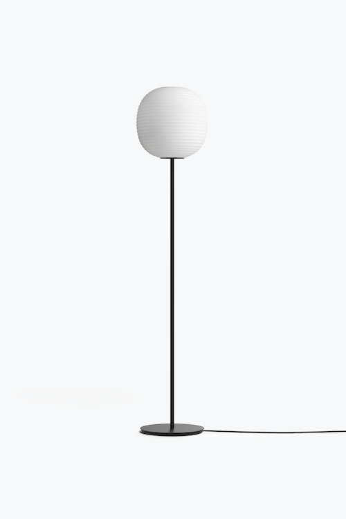 Lampadaire Lantern — Black Base w. Frosted White Opal Glass