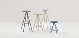 Tabouret moyen Sun bois — Acier noir & Chêne naturel