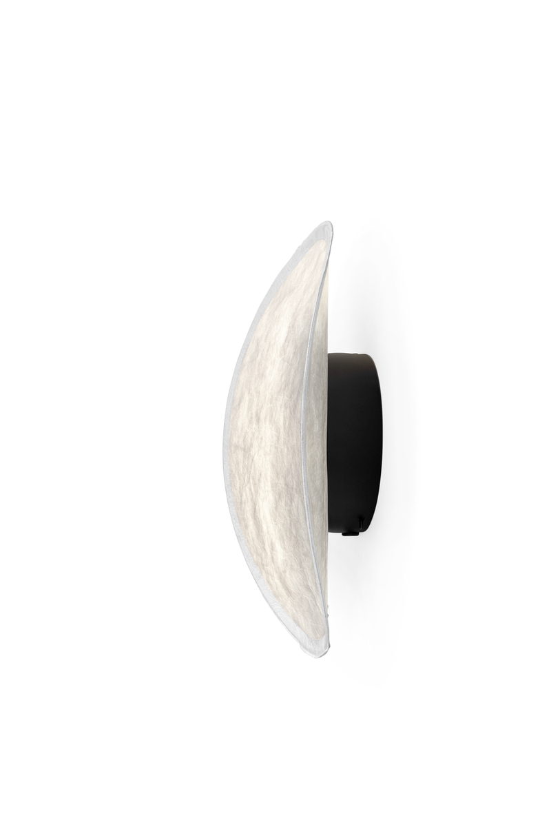 Applique murale Tense — Black Base w. White Tyvek