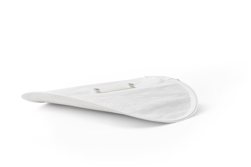 Applique murale Tense — White Base w. White Tyvek