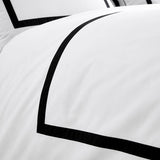 Housse de couette OTHOZA — Percale bio blanc et noir