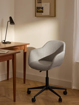 Chaise Fiji gris clair - vue d'ambiance bureau