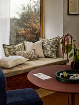 Coussin Saveria vert - vue d'ambiance canapé