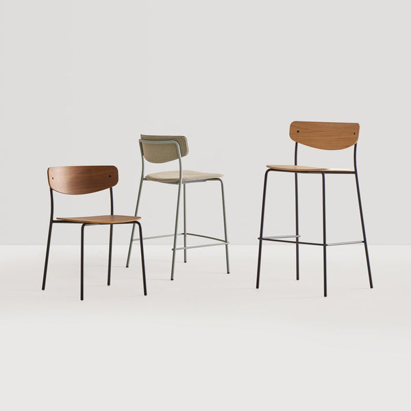 Tabouret moyen Lea plastique — M82