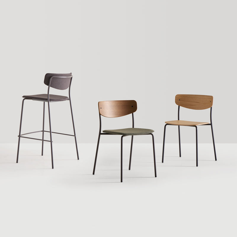 Chaise Lea plastique — M82
