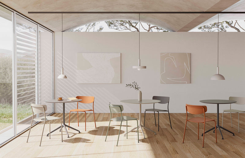 Chaise Lea plastique — M82