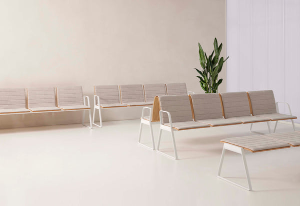 Banc Lin wood 4 places Tissu assise & dossier — Chêne naturel, poli & tapisserie surpiqûres
