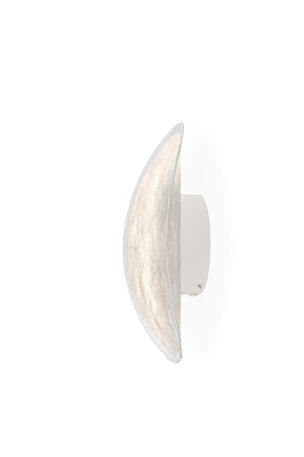 Applique murale Tense — White Base w. White Tyvek