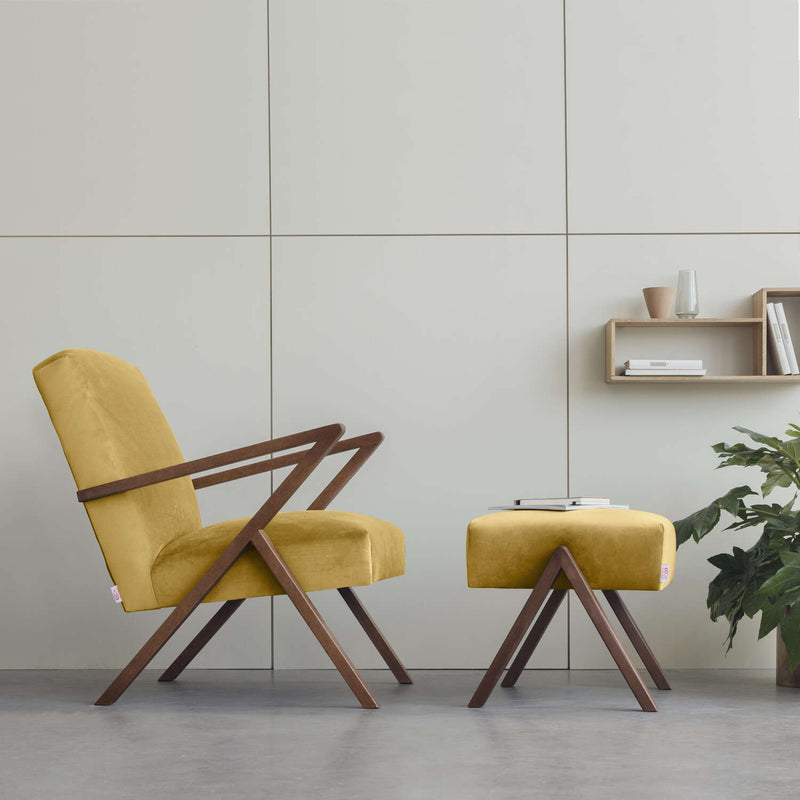Fauteuil Retrostar - Velvet Line Premium — Walnut stain & Amber with piping