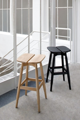 Tabouret haut Dom — Chêne
