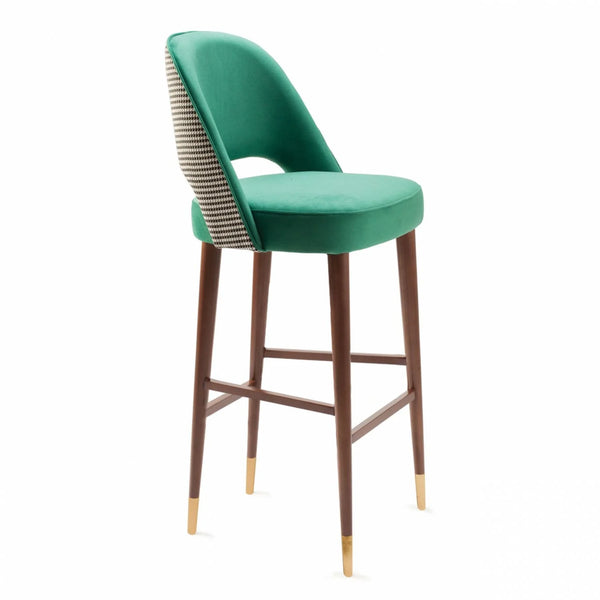 Chaise de bar Ava — exterior in esparta, interior in smooth easy clean forest, 056-2 solid wood feet, polished brass fittings