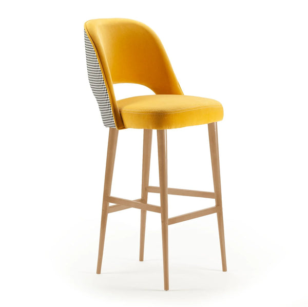 Chaise de bar Ava — exterior in esparta, interior in smooth easy clean tobacco, natural oak feet