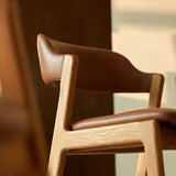 Chaise SANTINO — Chêne massif et cuir