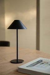 Lampe de table LED sans fil en fer Nebida Noir