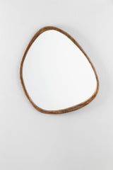 Miroir mural Dilian, détail du cadre en bois de manguier