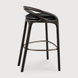 Tabouret de bar Aleta, teck brun foncé, cuir noir, métal bronze - vue de profil