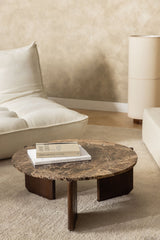 Table basse LAVINIA Marbre Brun Emperador ambiance