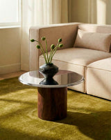 Table d'appoint ronde Fabio bois manguier - vue d'ambiance