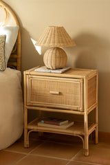 Table de chevet en rotin Yivisc - ambiance chambre