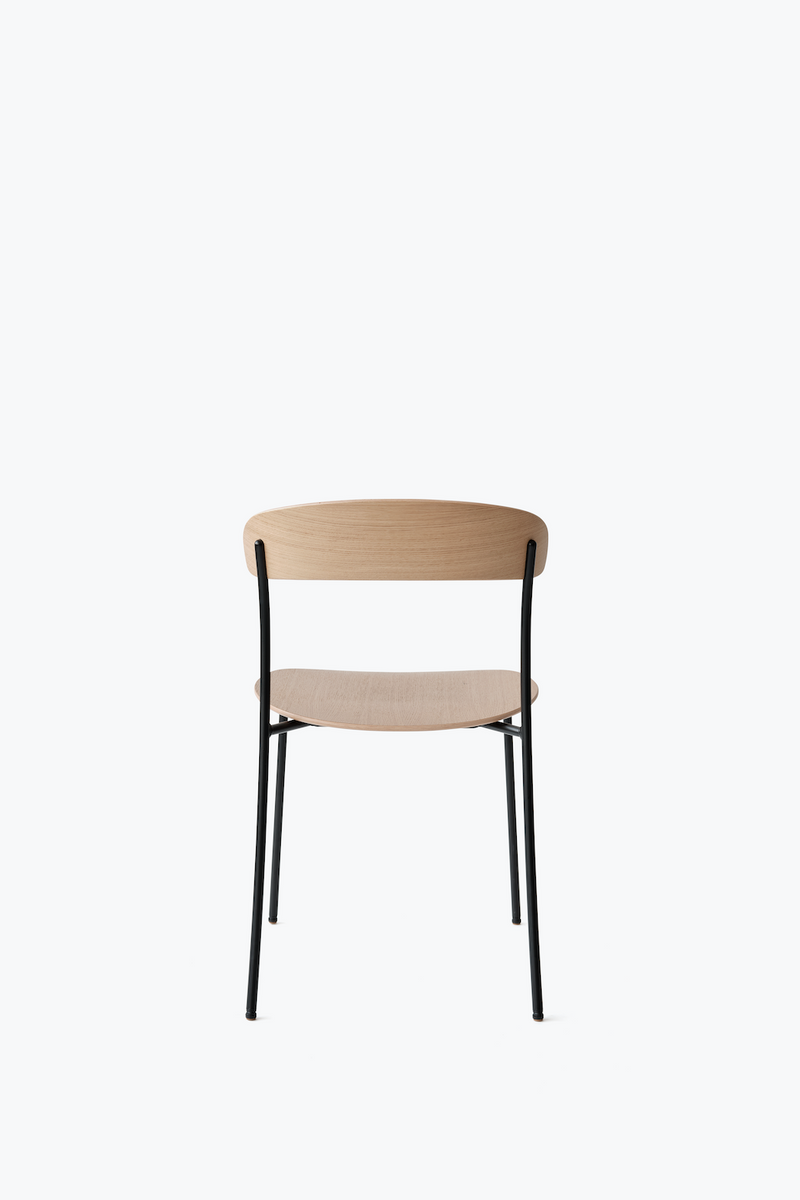 Chaise Missing — Natural Oak w. Black Frame