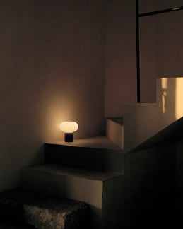 Lampe de table portable Karl-Johan — Cold Black