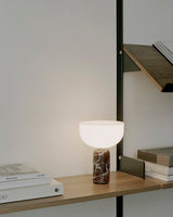 Lampe de table portable Kizu — Marbre Rosso Levanto