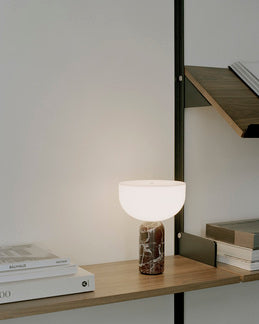 Lampe de table portable Kizu — Marbre Rosso Levanto