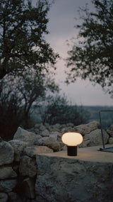 Lampe de table portable Karl-Johan — Cold Black