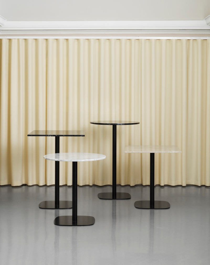 Table de café Form H74,5cm 60x60 — Acier inoxydable