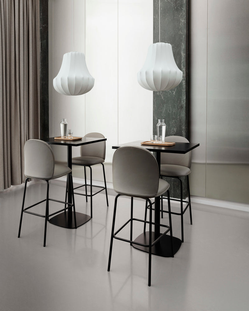 Table de café Form 70x70 cm — Black Oak