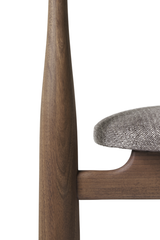 Chaise Bukowski — Walnut w. Osborne & Little Carnavon Cacao Stone