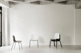 Chaise Form Stacking Black Steel — White