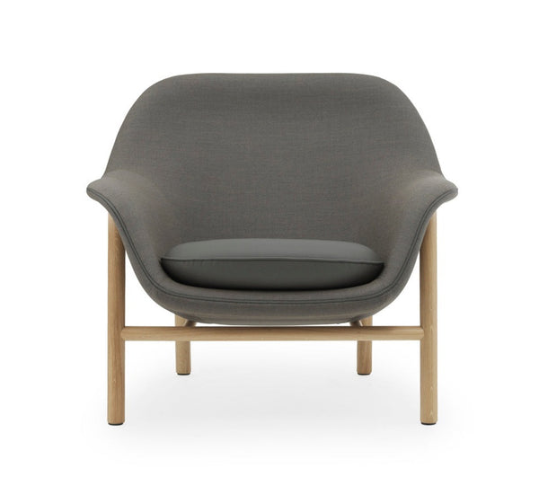 Fauteuil Drape Low en chêne — Gris