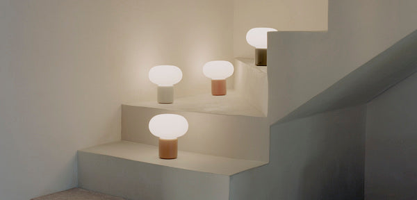 Lampe de table portable Karl-Johan — Earth Red