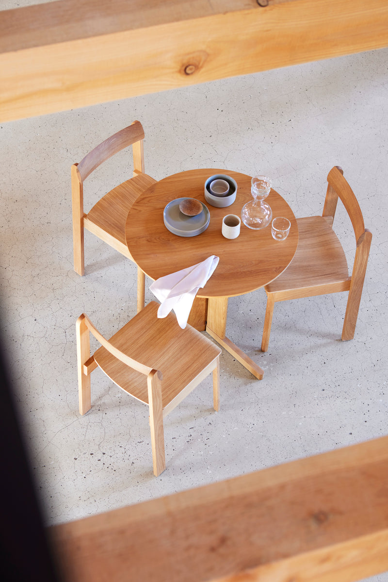 Table de diner Trefoil Ø65 — Chêne