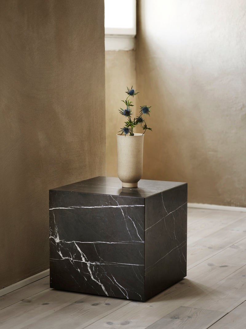 Table basse en marbre Plinth — Cubic gris