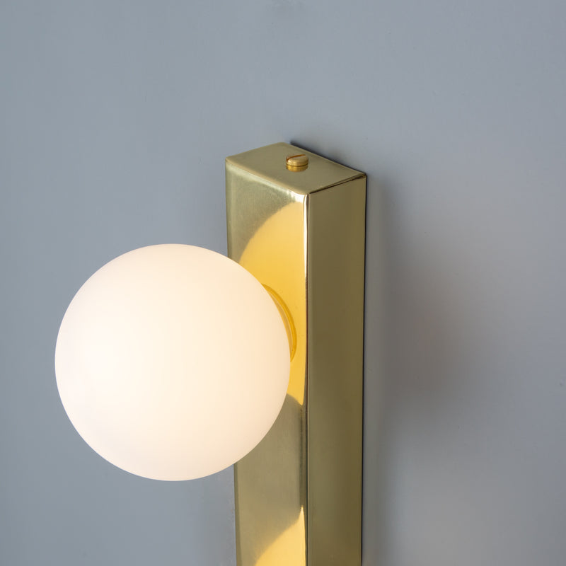 Applique de salle de bain Noelani — Laiton poli & Verre opale
