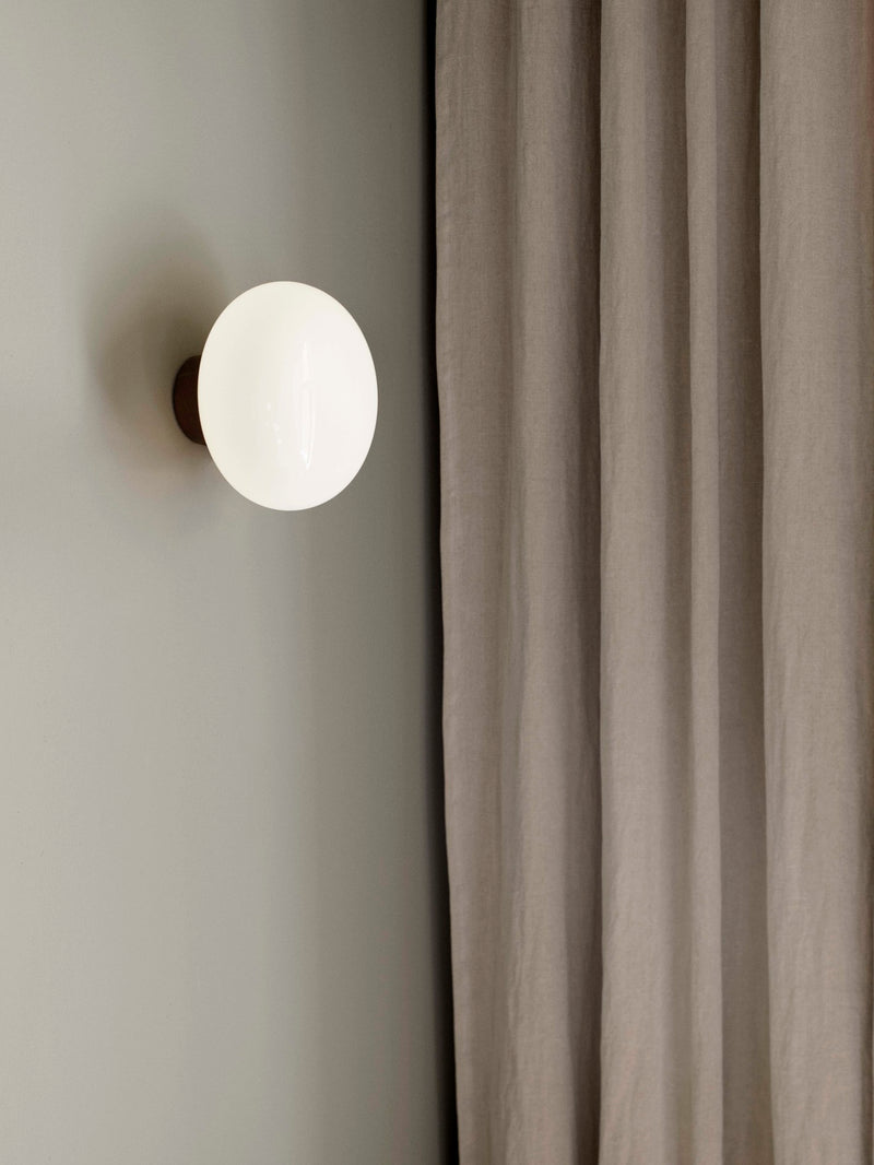 Applique Karl-Johan — Smoked Oak w. White Opal Glass