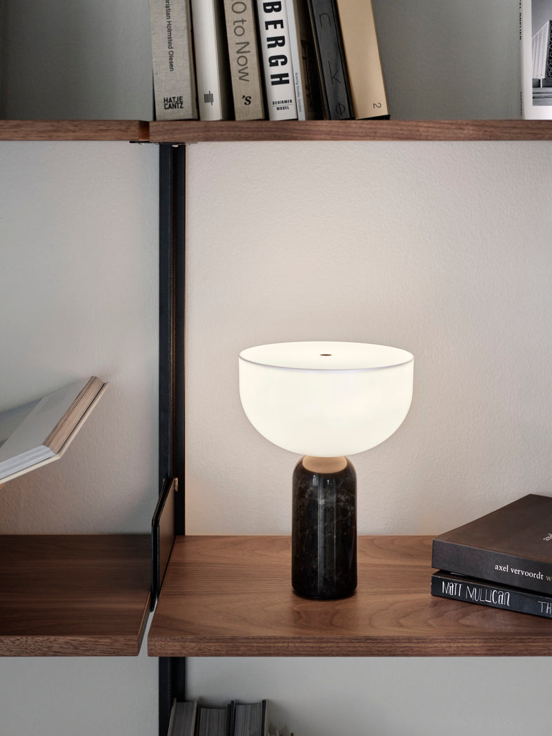 Lampe de table portable Kizu — Black Marble w. White Acrylic
