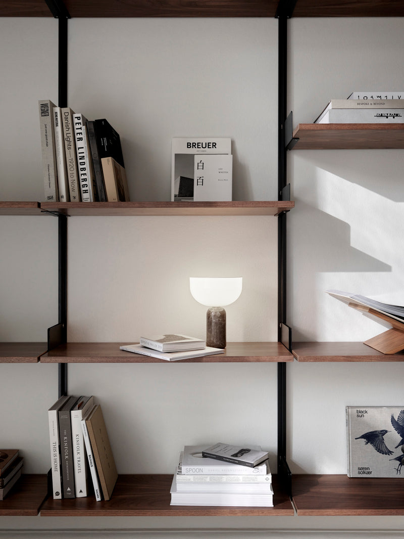 Lampe de table portable Kizu — Gris du Marais Marble w. White Acrylic