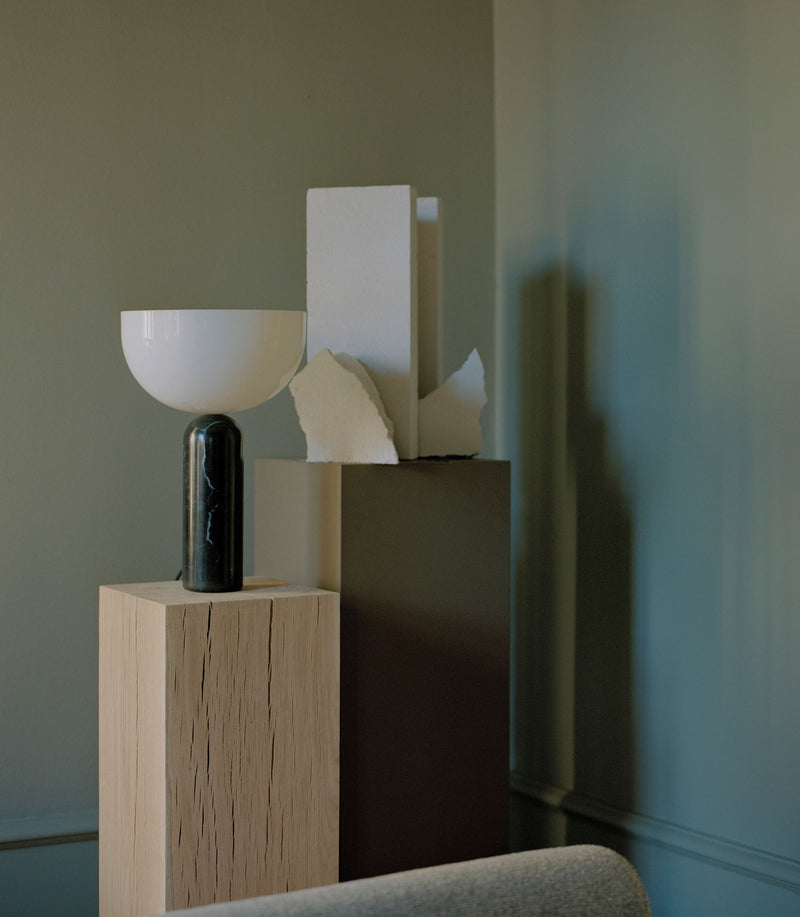 Lampe de table Kizu — Black Marble w. White Acrylic