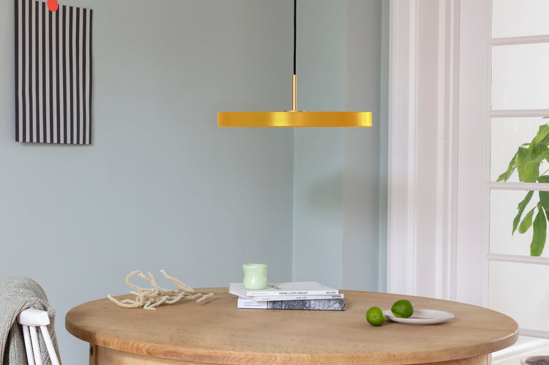 Suspension Asteria - brass — Saffron yellow